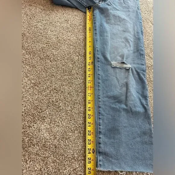 Levi’s Rib cage Straight Ankle Button Fly Light Wash Denim Jeans Size 29 Waist - Picture 7 of 9